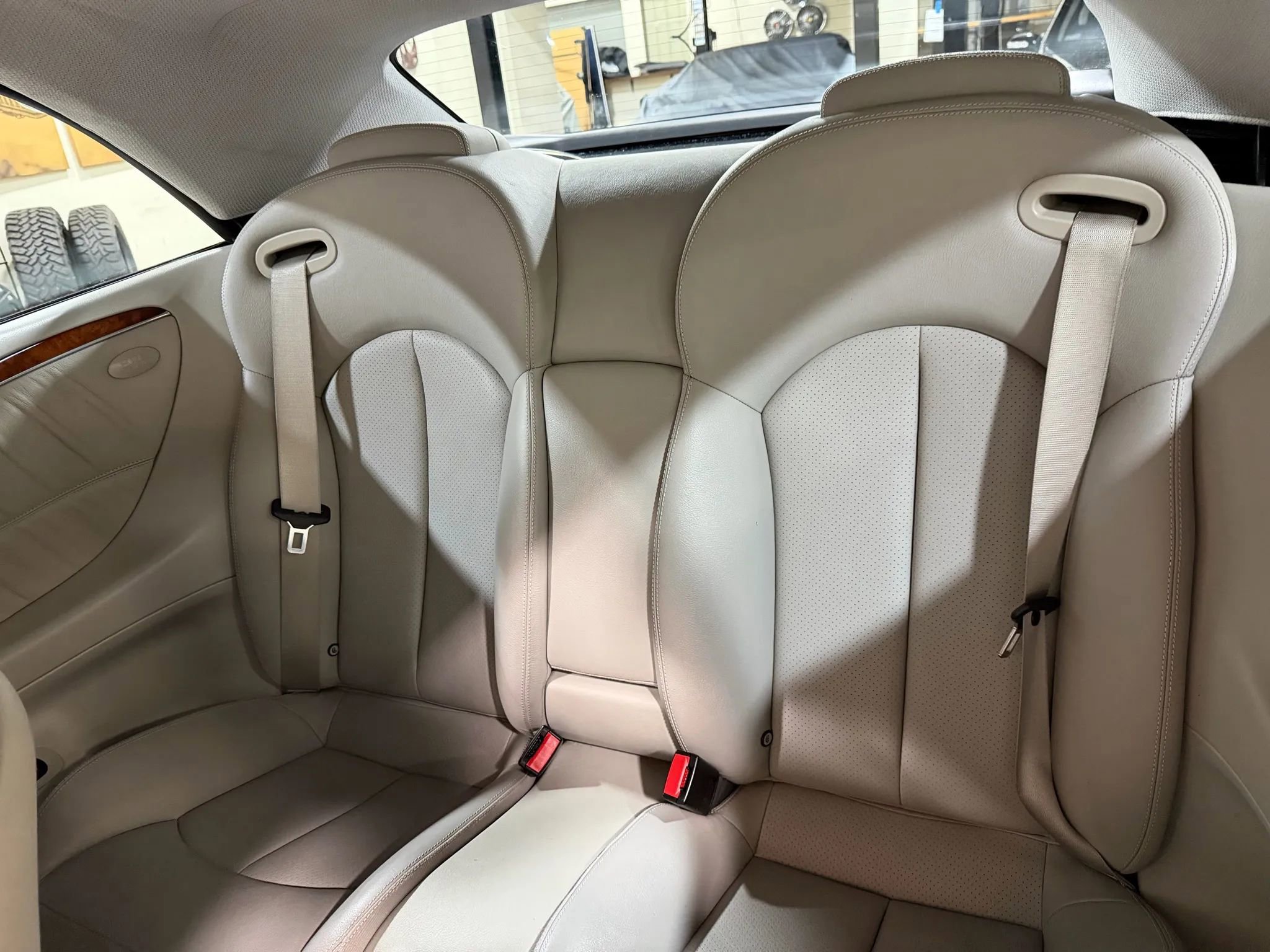 Used 2005 Mercedes-Benz CLK 500 Cabriolet image 32