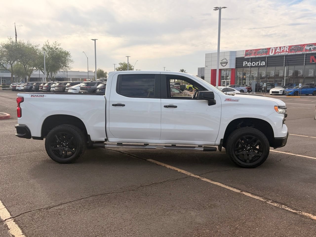 Used 2025 Chevrolet Silverado 1500 LT Trail Boss w/ Convenience Package II AWD/4WD image 7