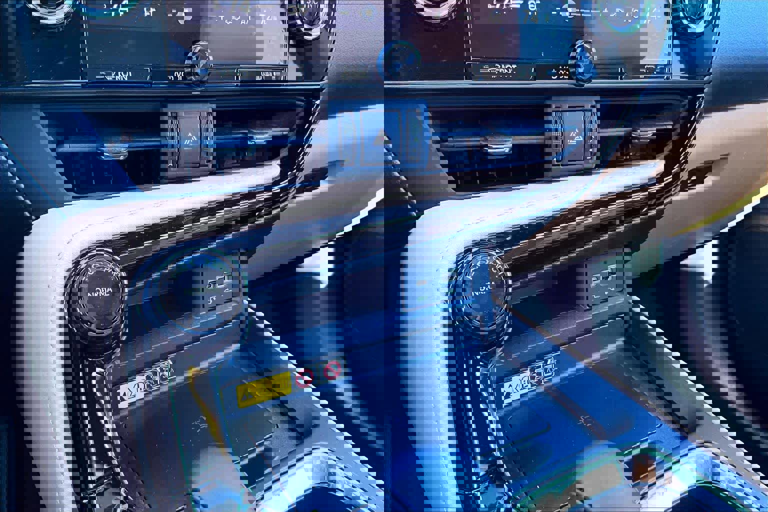 Used 2025 Lexus NX 250 FWD w/ Accessory Package (Z1) image 35