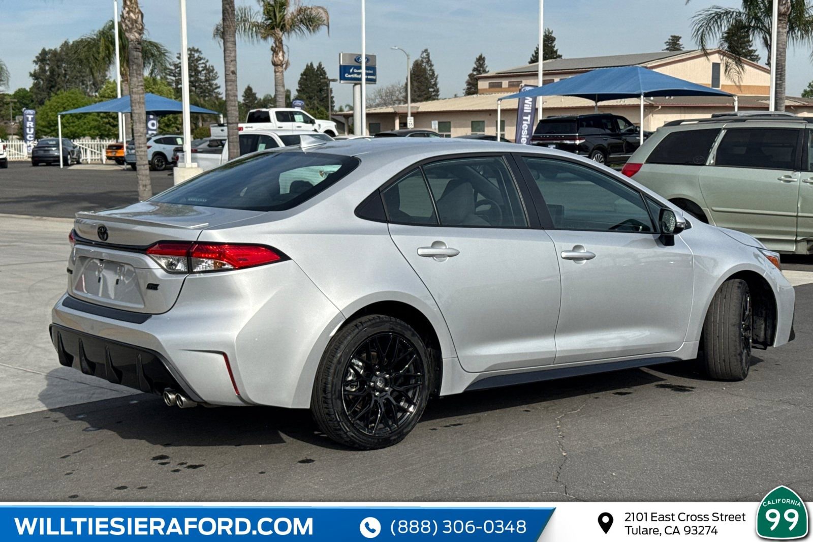 Used 2025 Toyota Corolla SE image 4