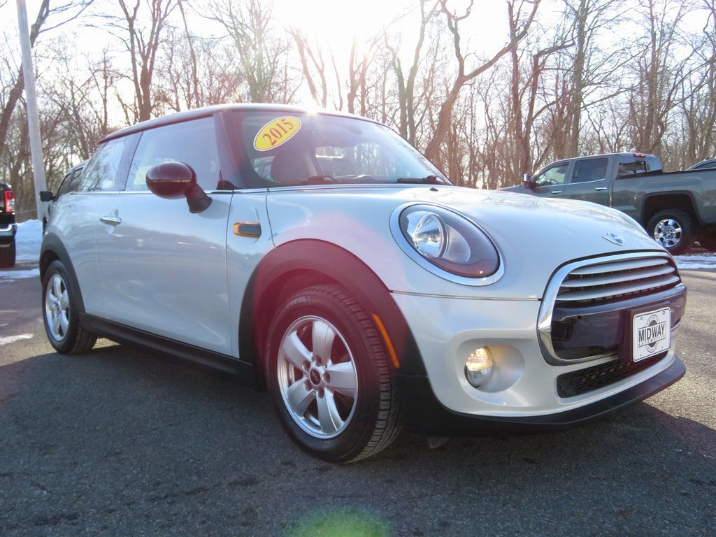 Used 2015 MINI Cooper 2-Door Hardtop image 3