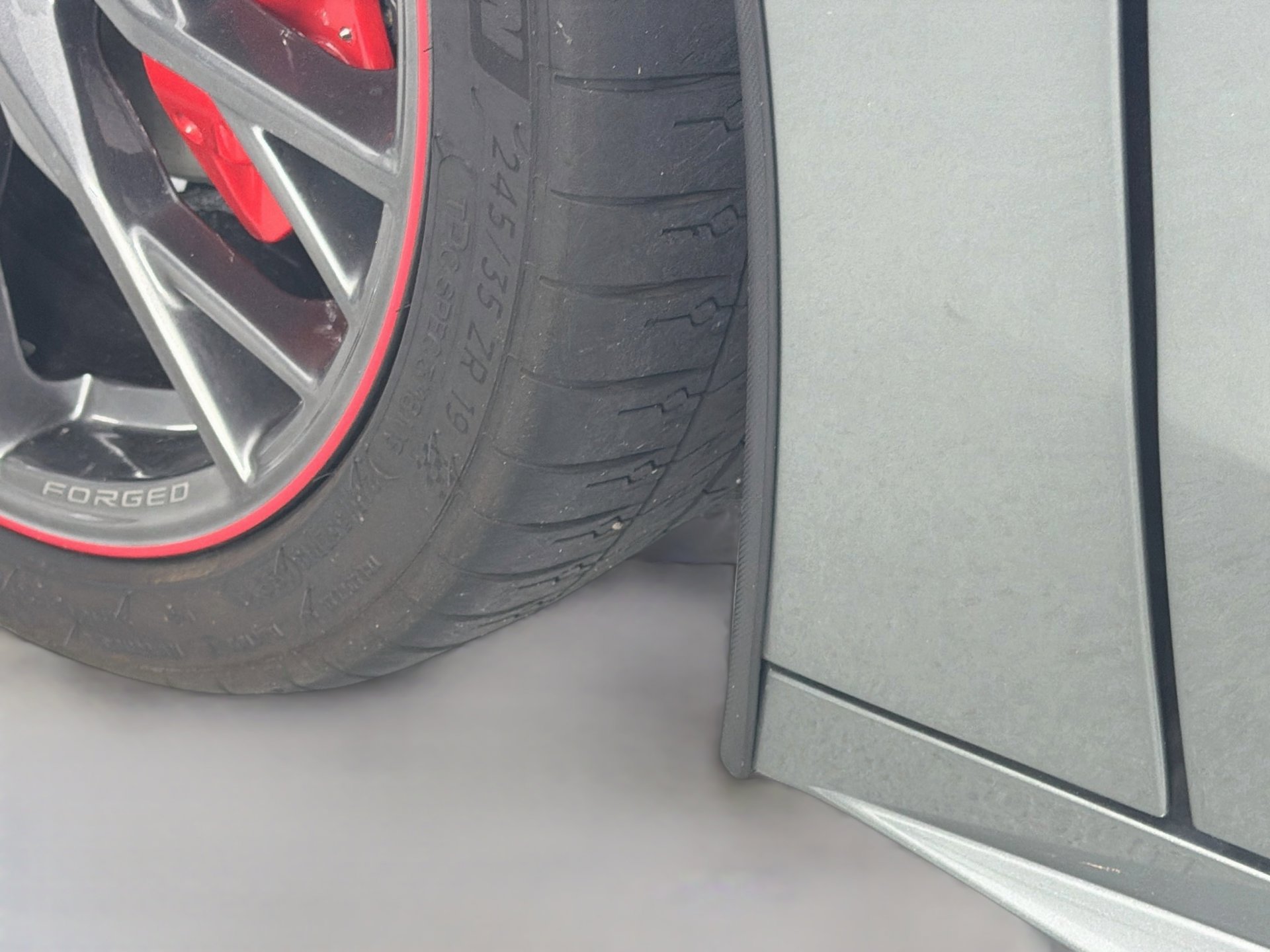 Used 2024 Chevrolet Corvette Stingray Premium Cpe w/ Body-Color Dual Roof Package RWD image 40
