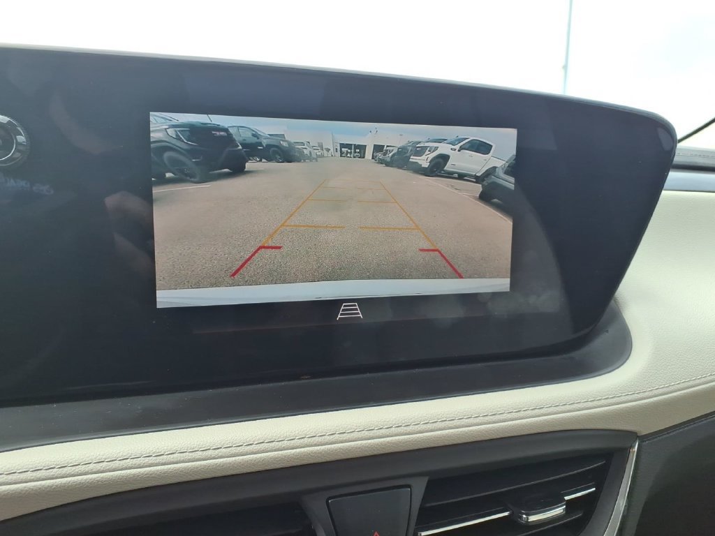 Used 2024 Buick Encore GX Avenir w/ Avenir Convenience Package AWD/4WD image 18
