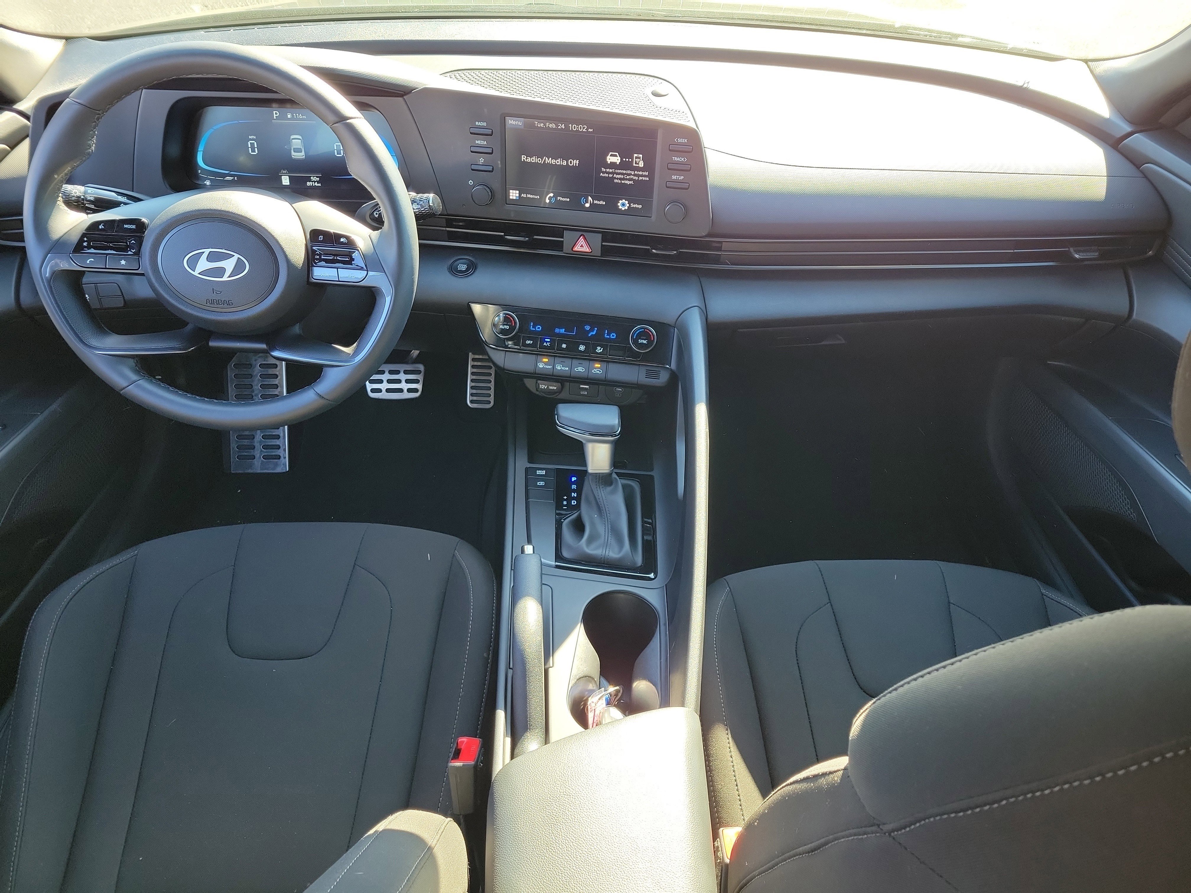 Used 2025 Hyundai Elantra Sport image 14