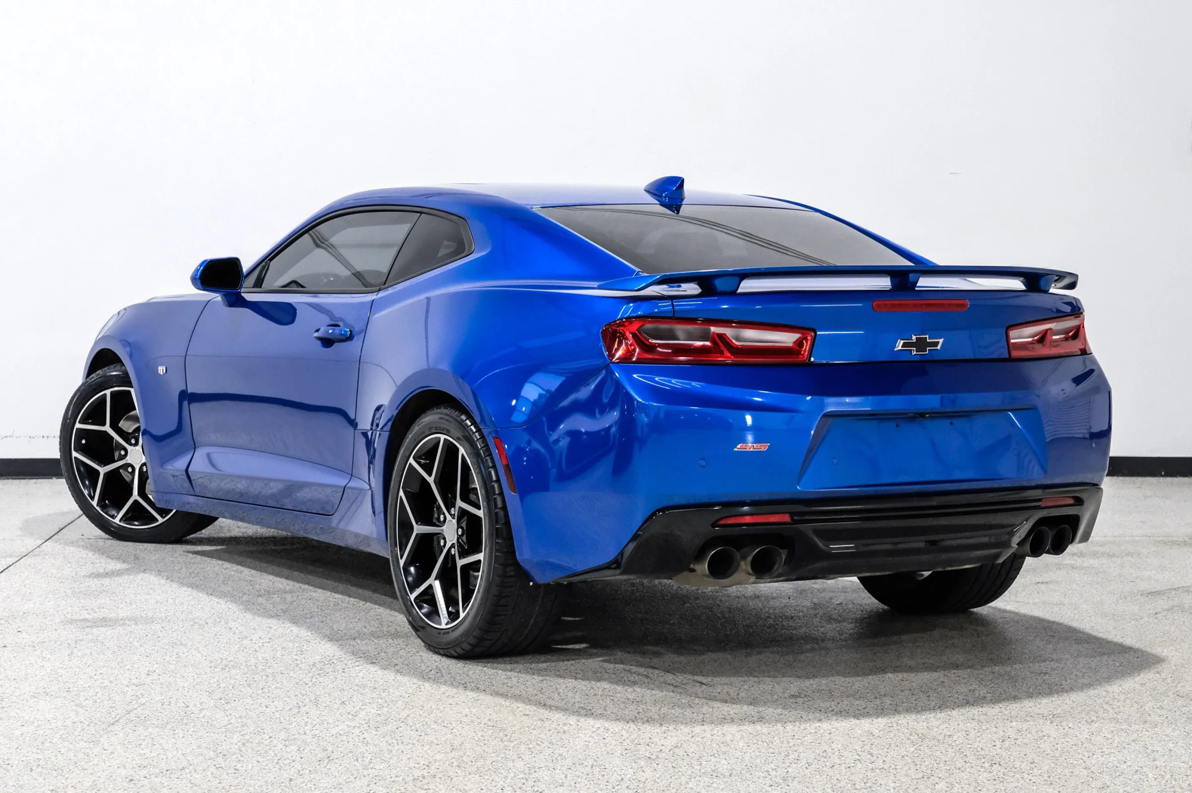 Used 2017 Chevrolet Camaro SS RWD image 8