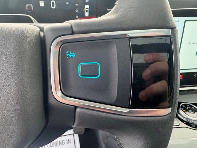 Used 2025 Ford Expedition Active image 16