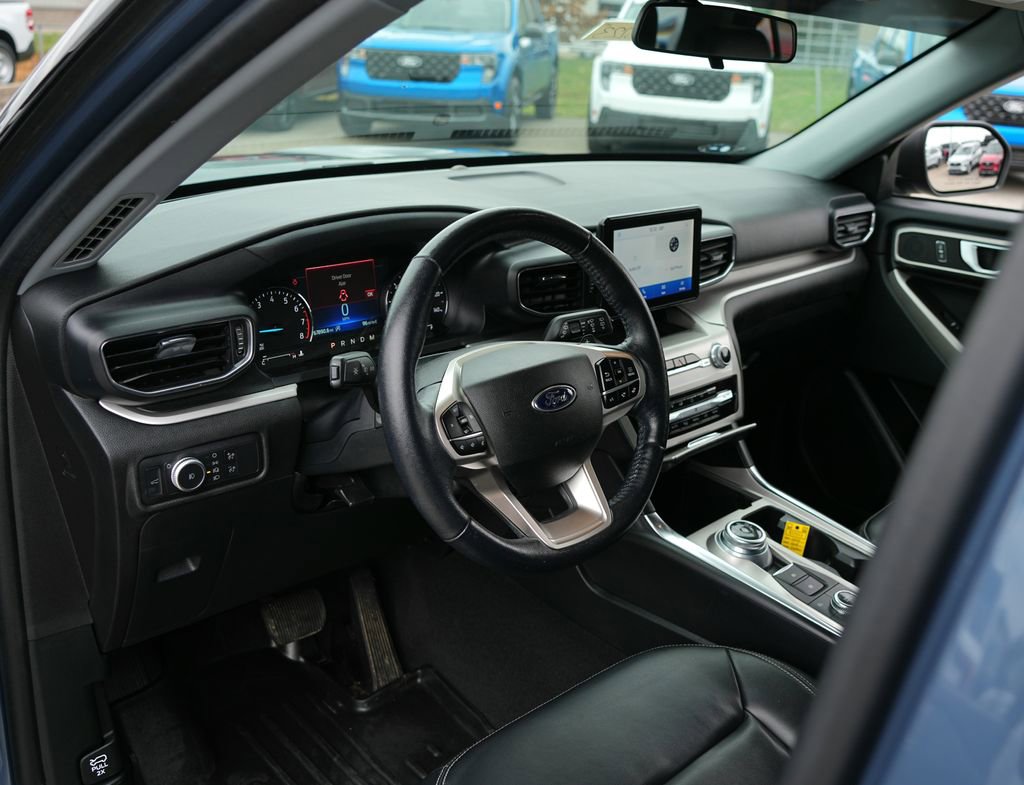 Used 2021 Ford Explorer XLT w/ Equipment Group 202A image 19