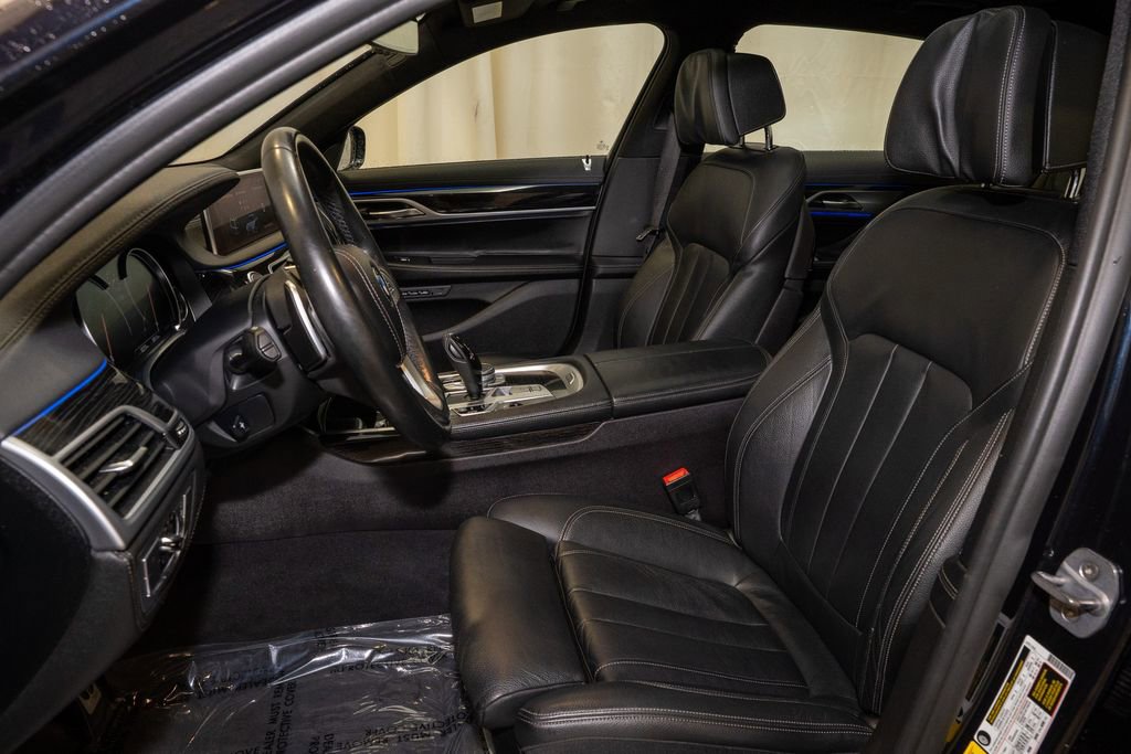 Used 2019 BMW 740i w/ M Sport Package image 12
