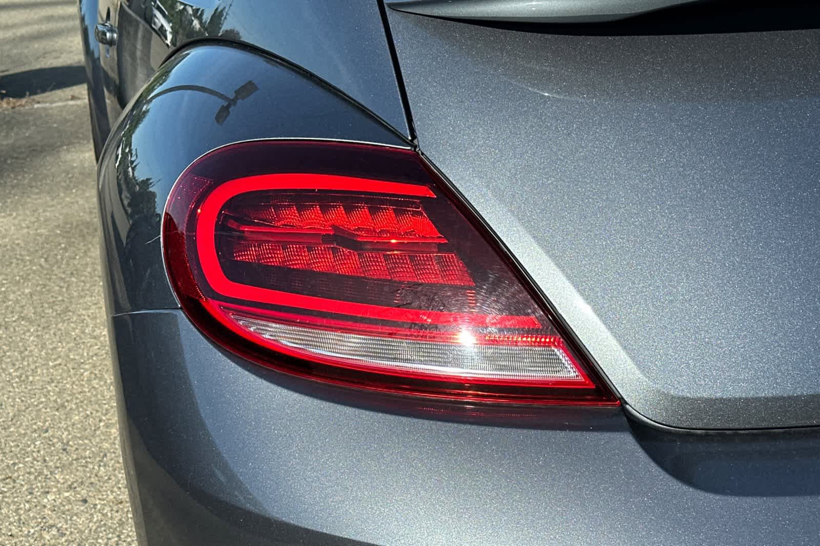 Used 2019 Volkswagen Beetle 2.0T Final Edition SEL FWD image 15