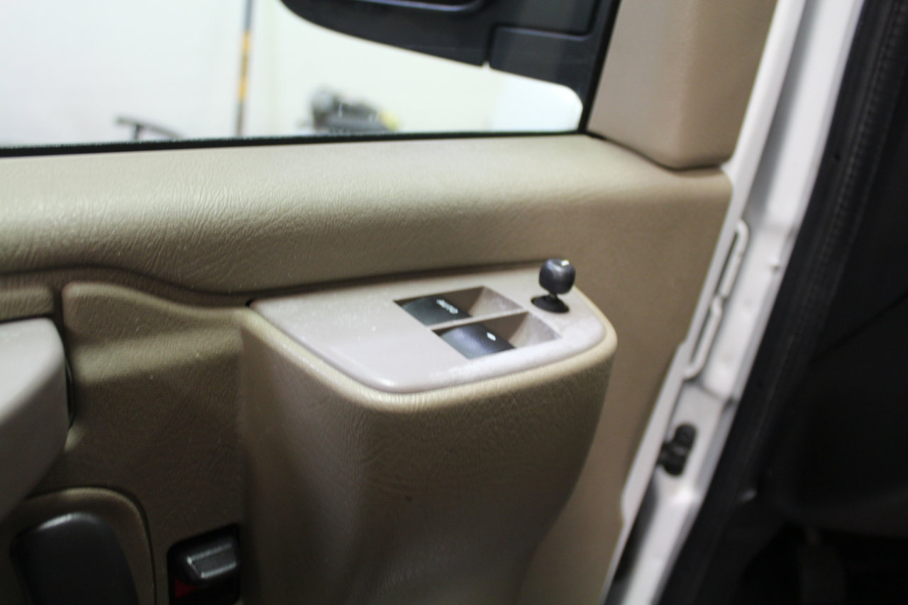 Used 2017 Chevrolet Express 2500 image 17