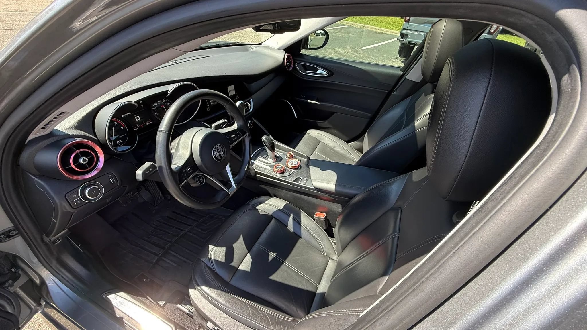 Used 2018 Alfa Romeo Giulia AWD image 26