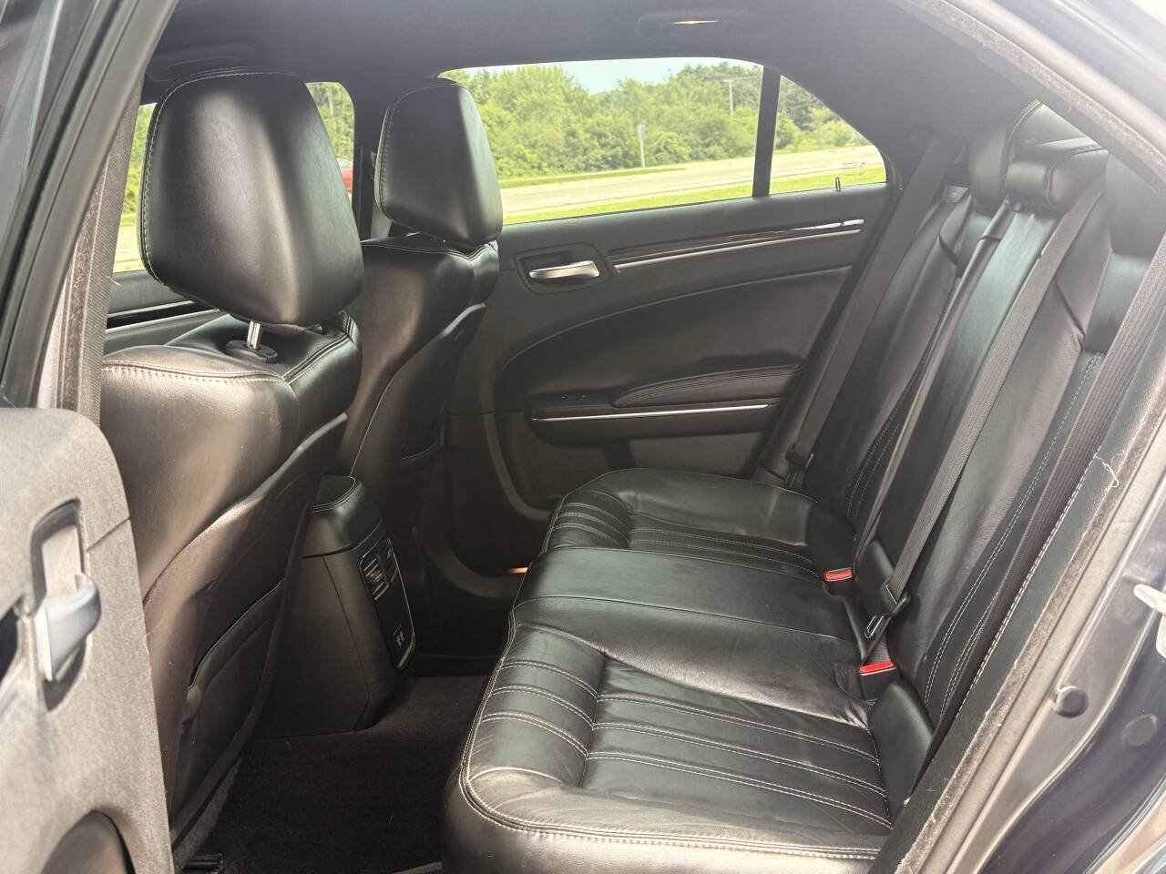 Used 2018 Chrysler 300 S AWD/4WD image 24