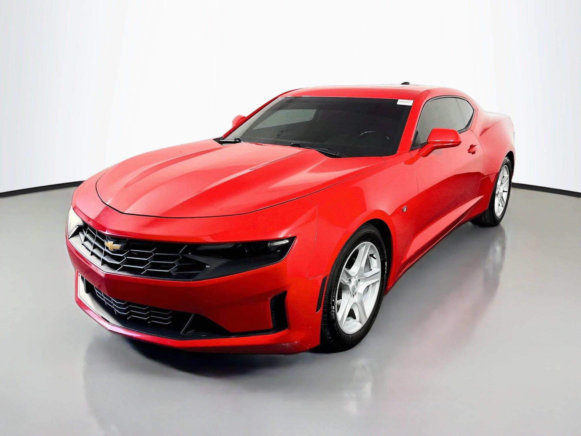 Used 2022 Chevrolet Camaro LT RWD image 4