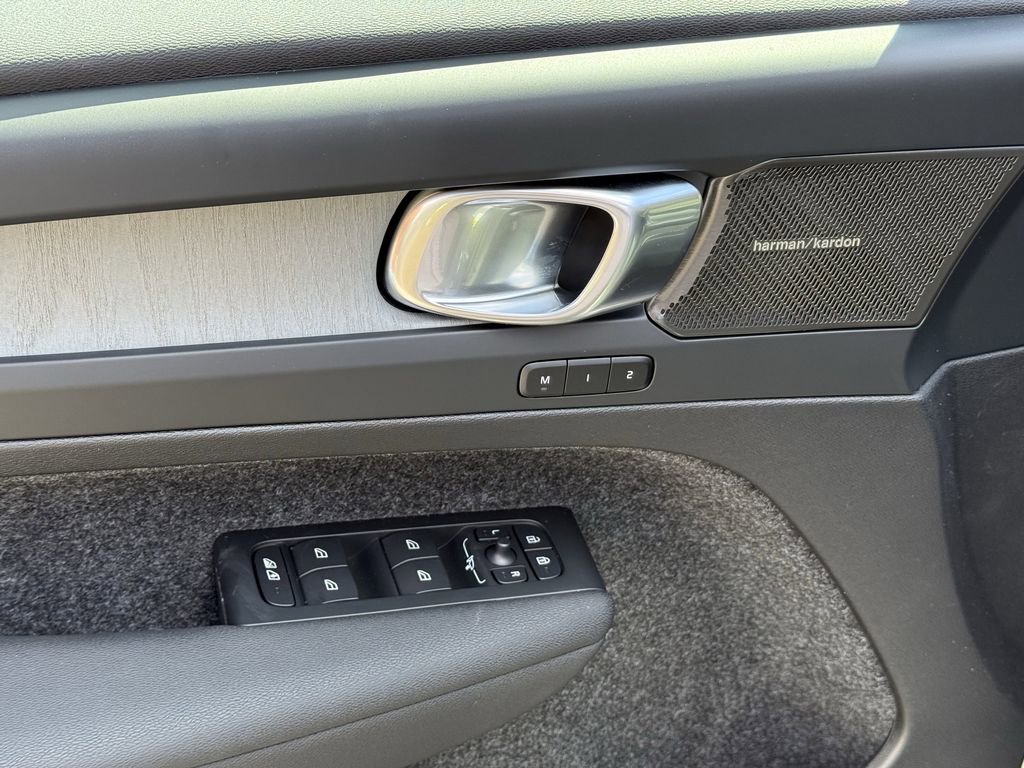 New 2026 Volvo XC40 B5 Ultra w/ Protection Package Premier image 14