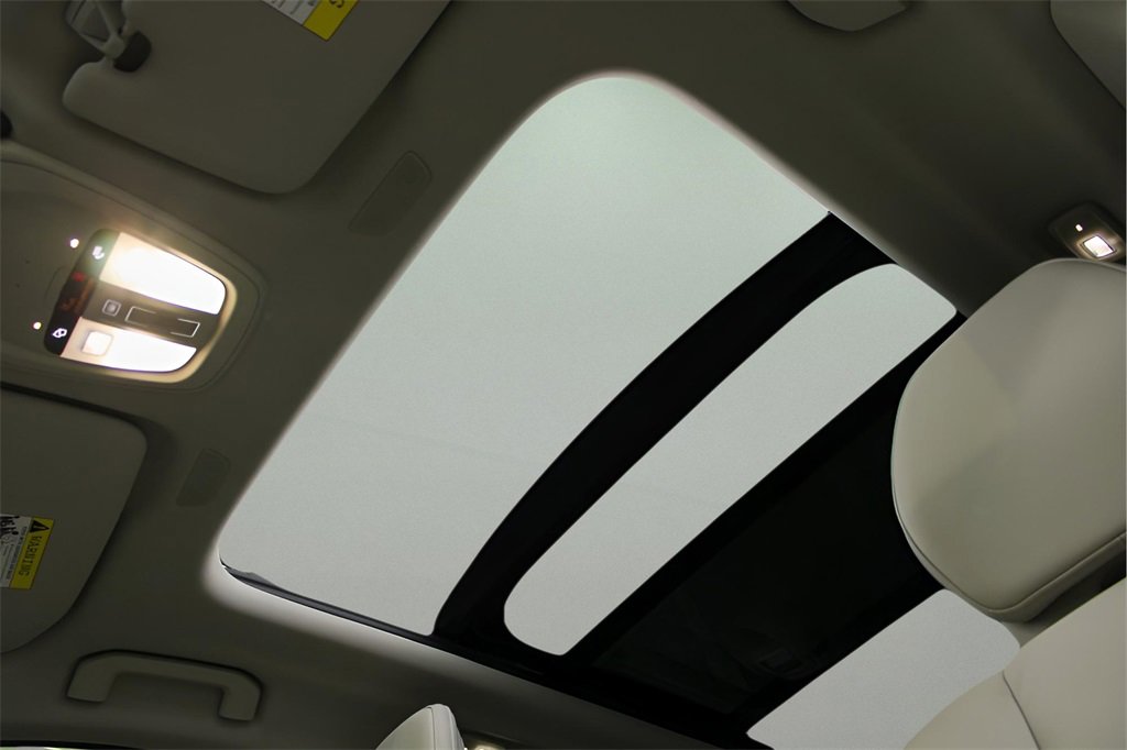 Certified 2025 Volvo XC60 T8 Ultra w/ Protection Package Premier image 27