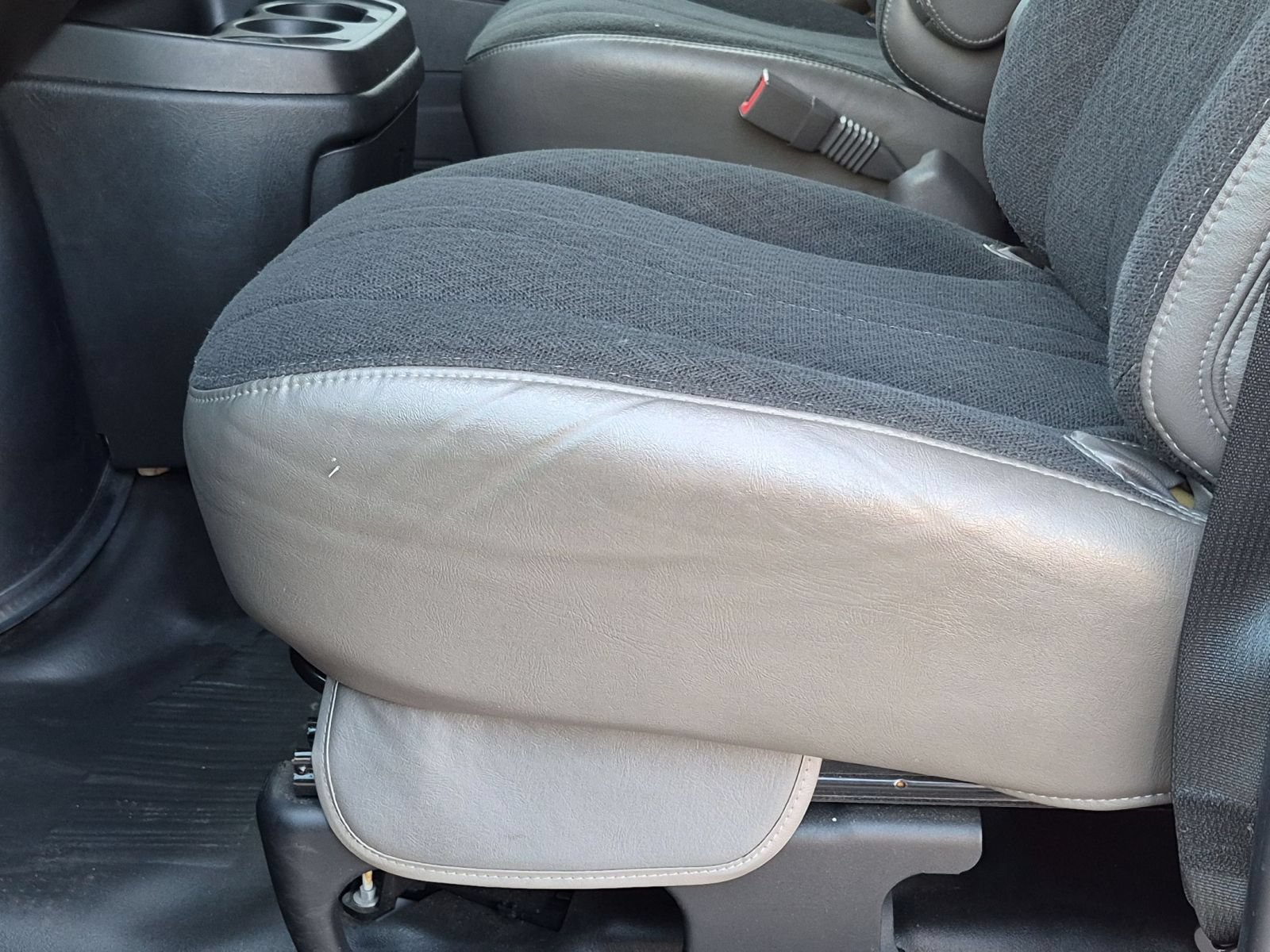 Used 2025 Chevrolet Express 2500 w/ Driver Convenience Package RWD image 22