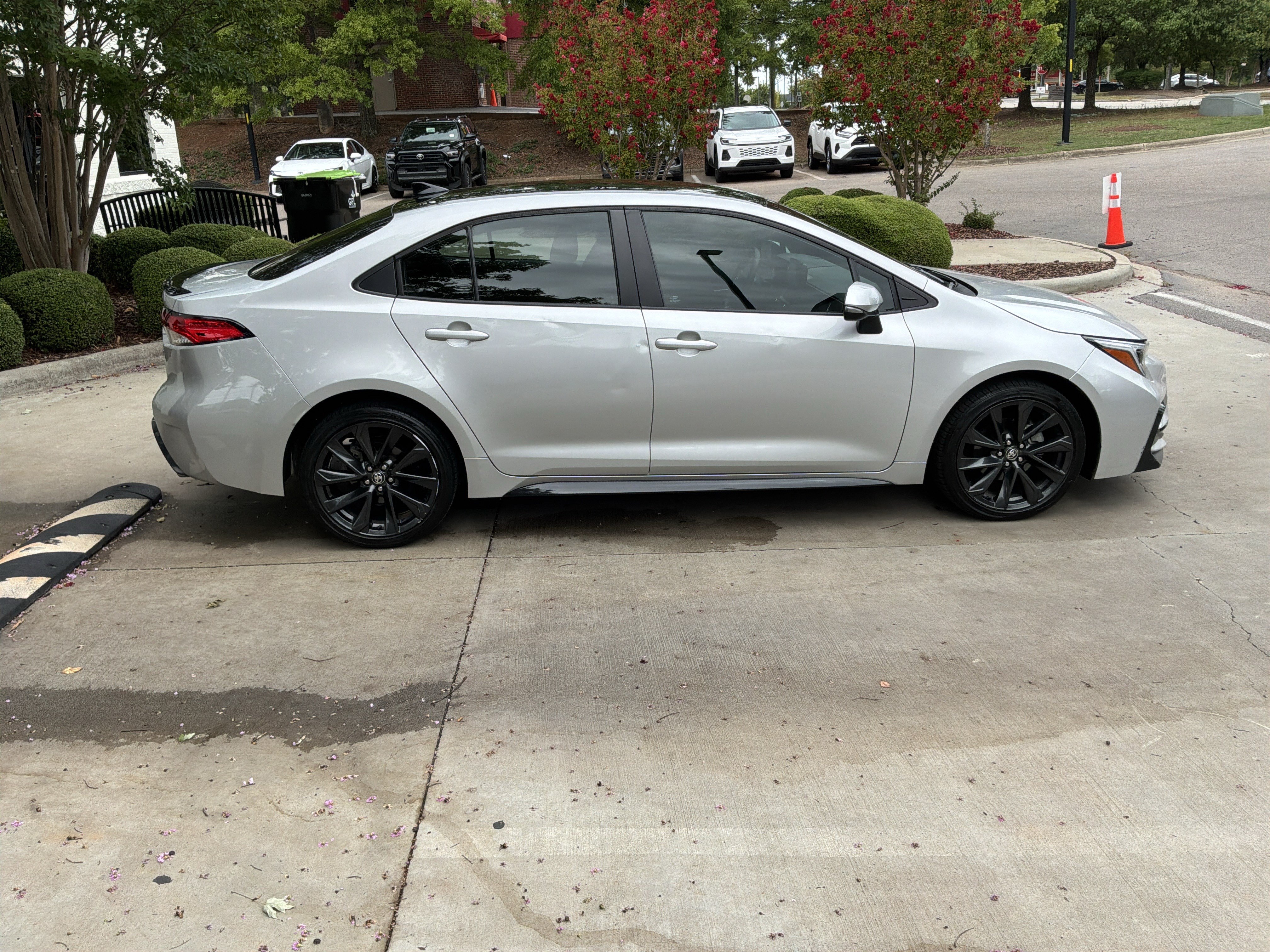 Used 2023 Toyota Corolla SE FWD image 11