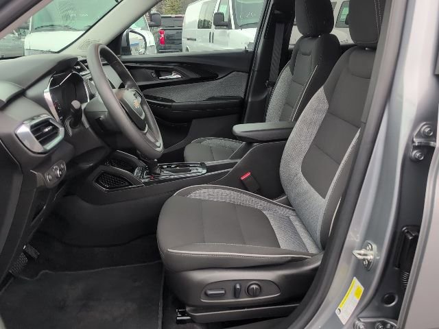 Used 2023 Chevrolet TrailBlazer LT AWD/4WD image 19