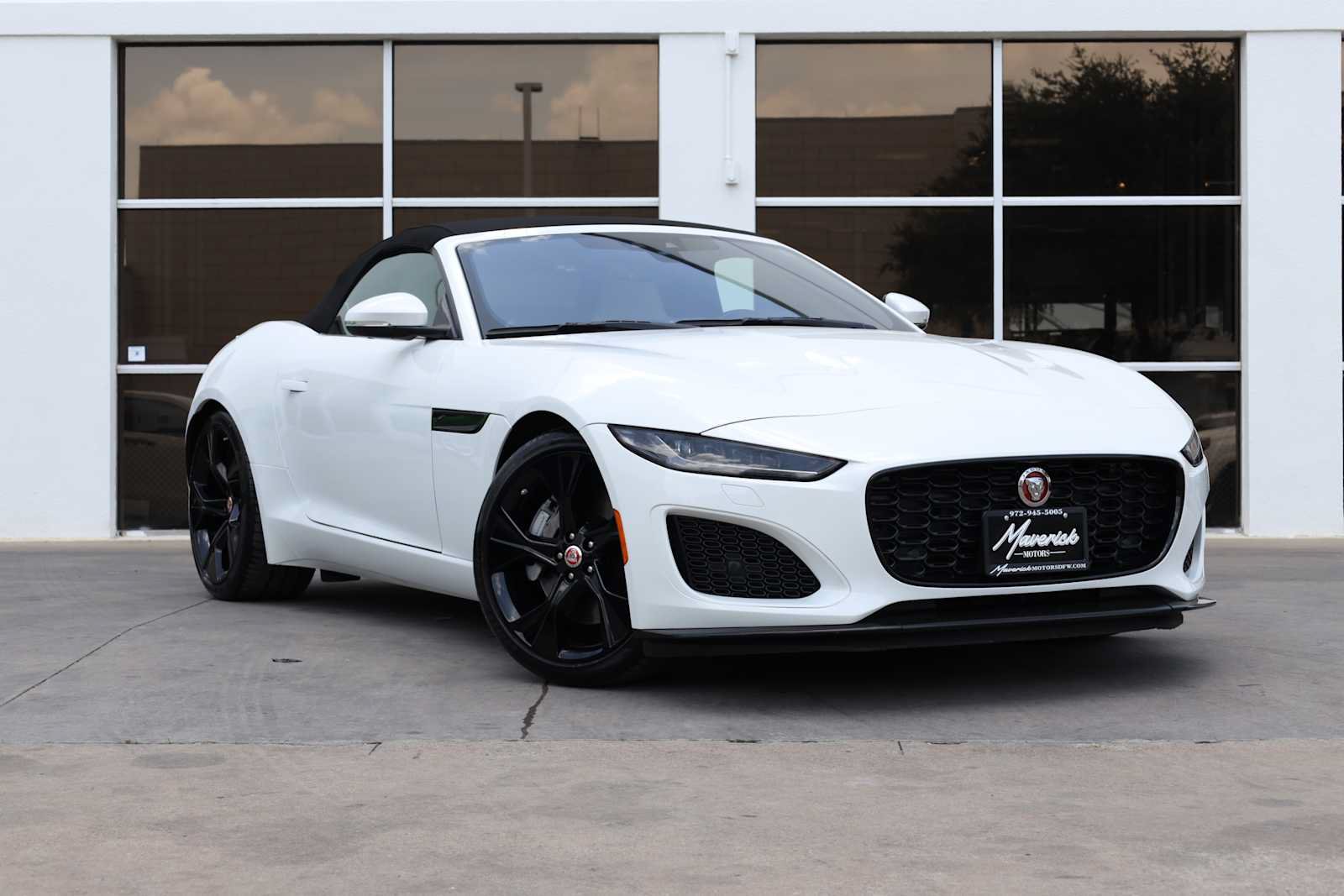 Used 2021 Jaguar F-TYPE Convertible RWD image 7