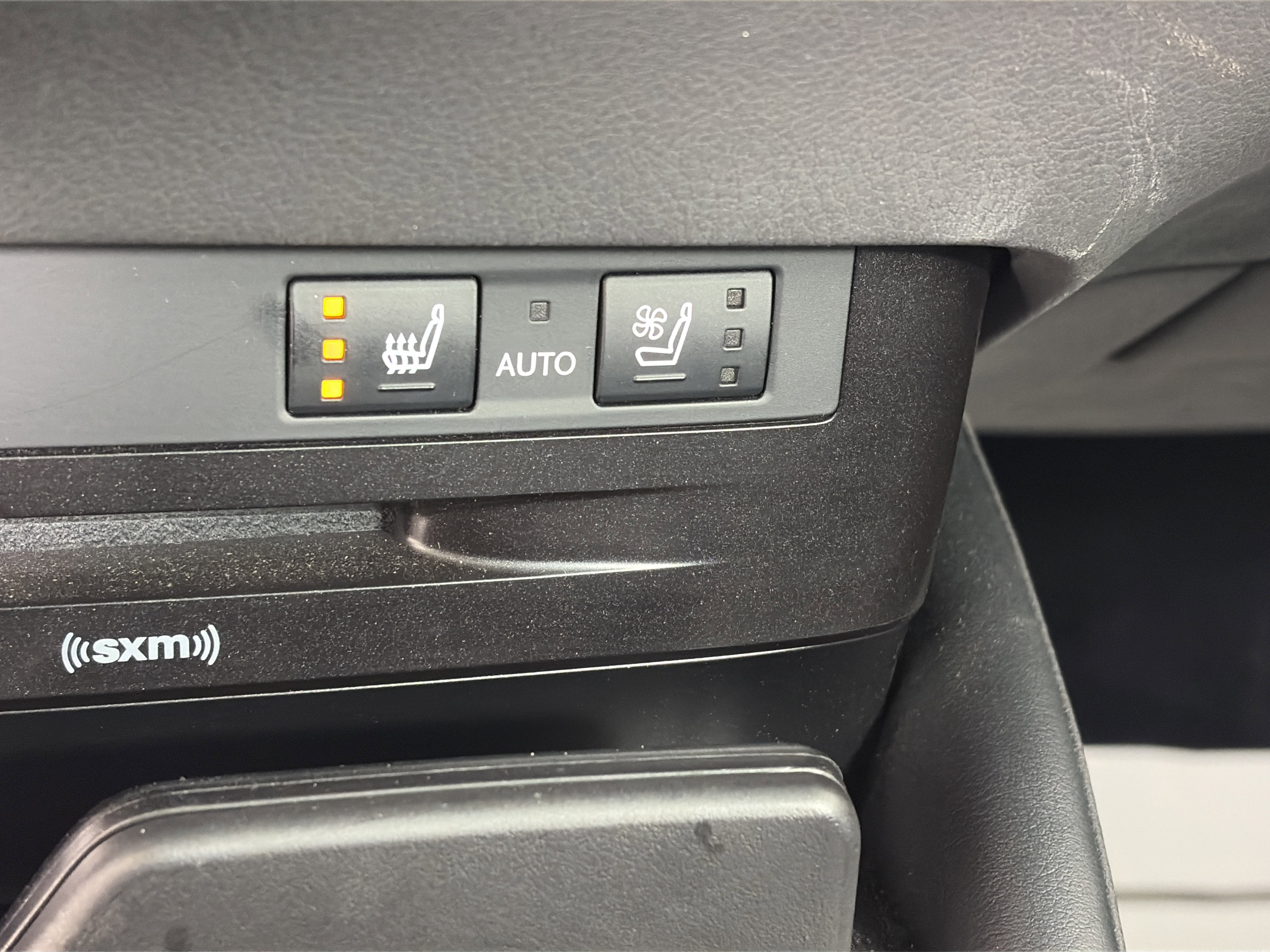 Used 2022 Lexus ES 300h F Sport w/ Accessory Package image 23