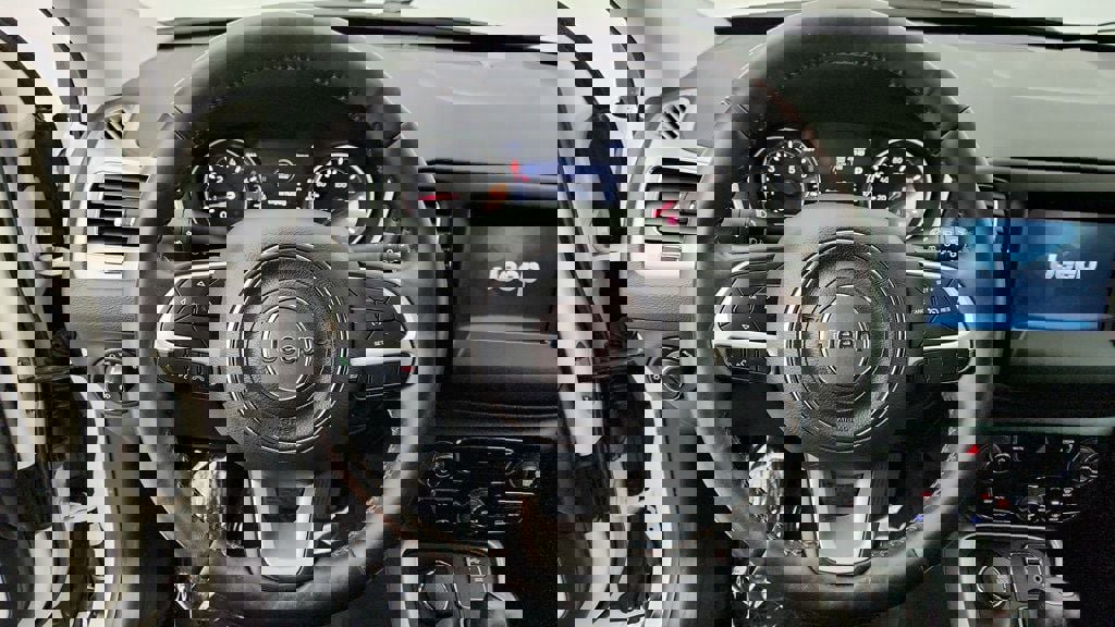 Used 2018 Jeep Compass Latitude w/ Popular Equipment Group image 14