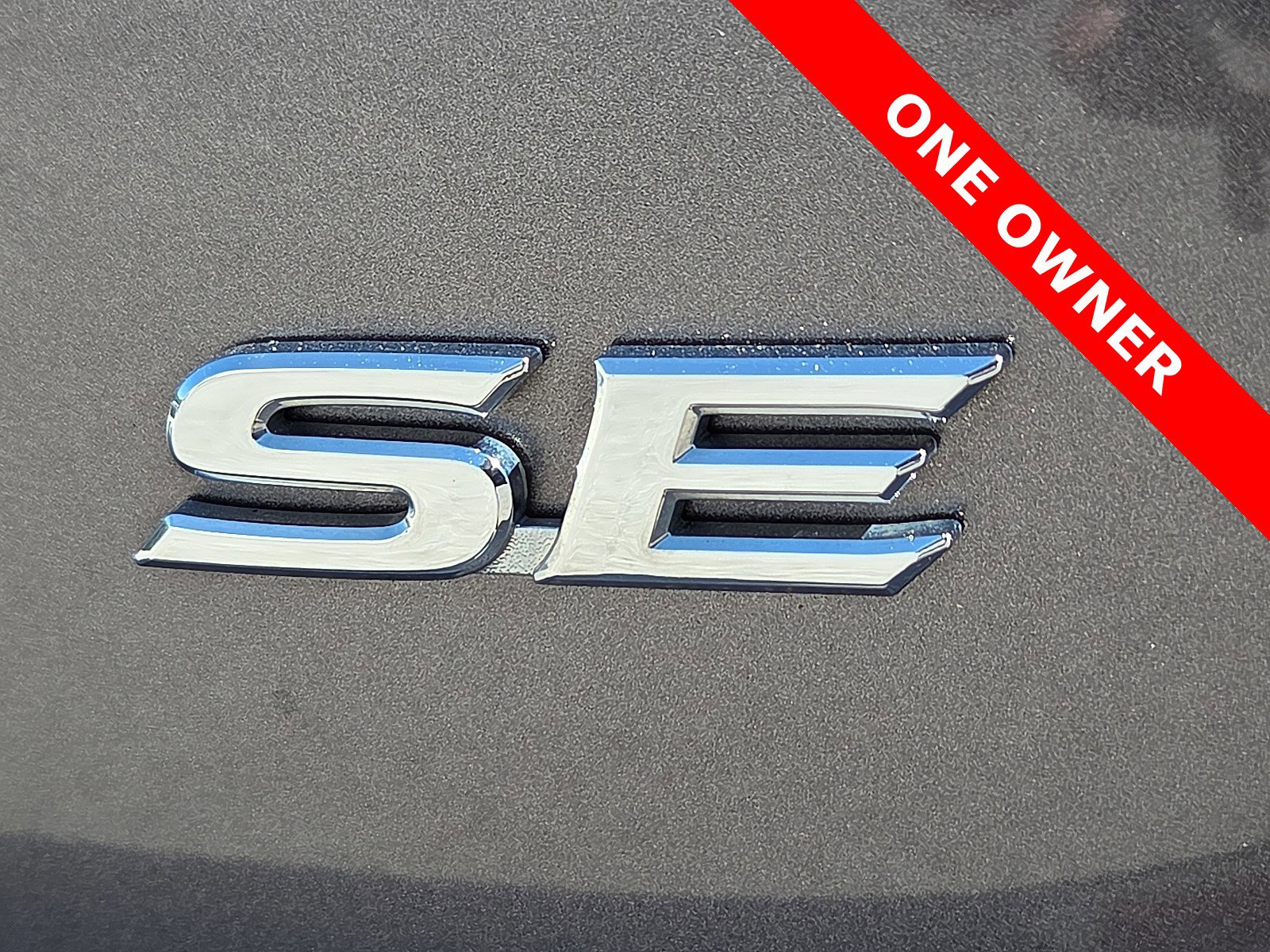 Used 2024 Toyota Camry SE image 8