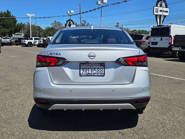 Used 2025 Nissan Versa SV FWD image 5