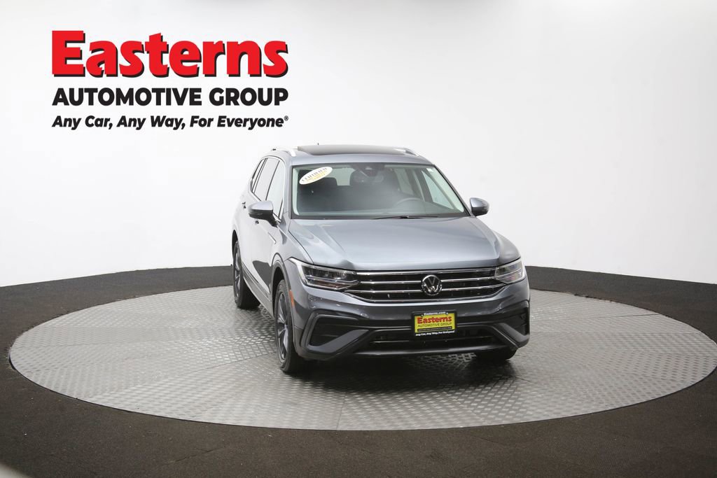 Used 2022 Volkswagen Tiguan SE w/ Panoramic Sunroof Package image 52