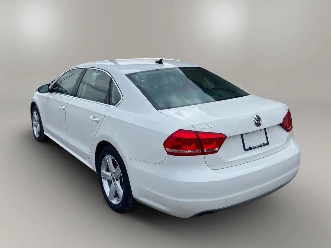 Used 2012 Volkswagen Passat 2.5 SE FWD image 4