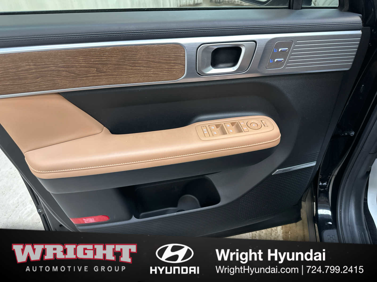 Used 2024 Hyundai Santa Fe Limited image 9