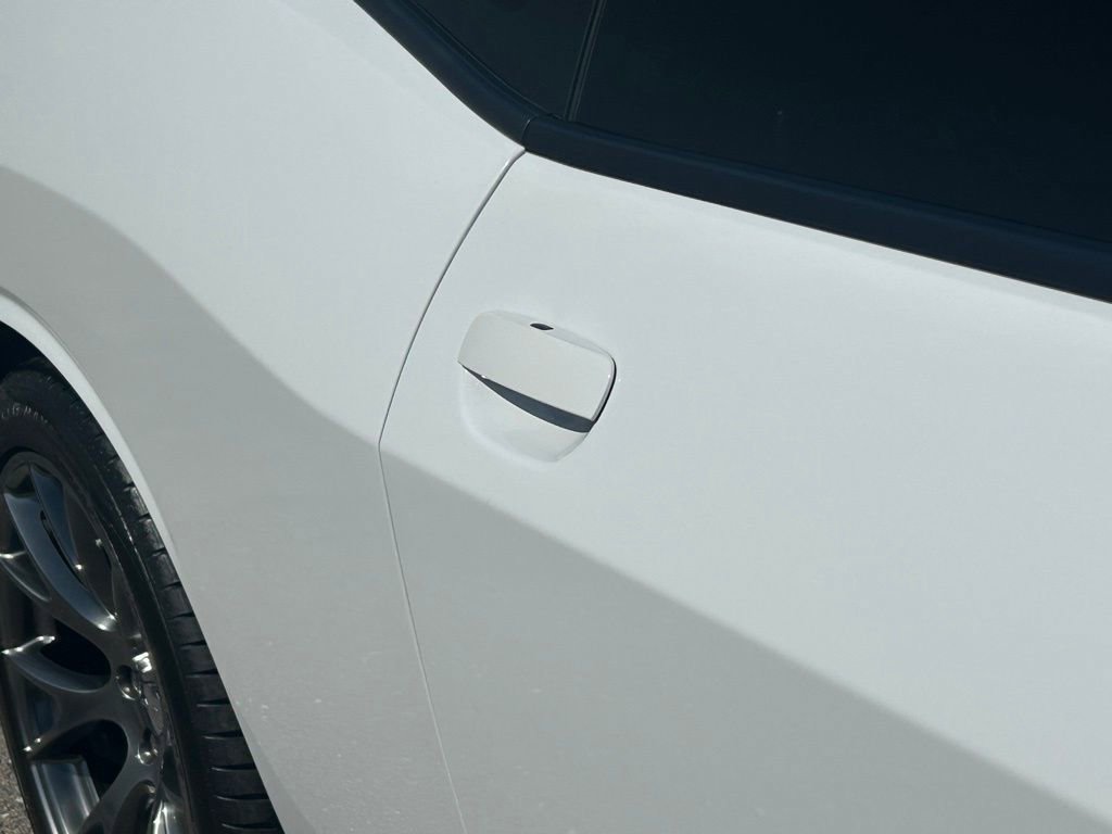 Used 2015 Dodge Challenger SRT image 22