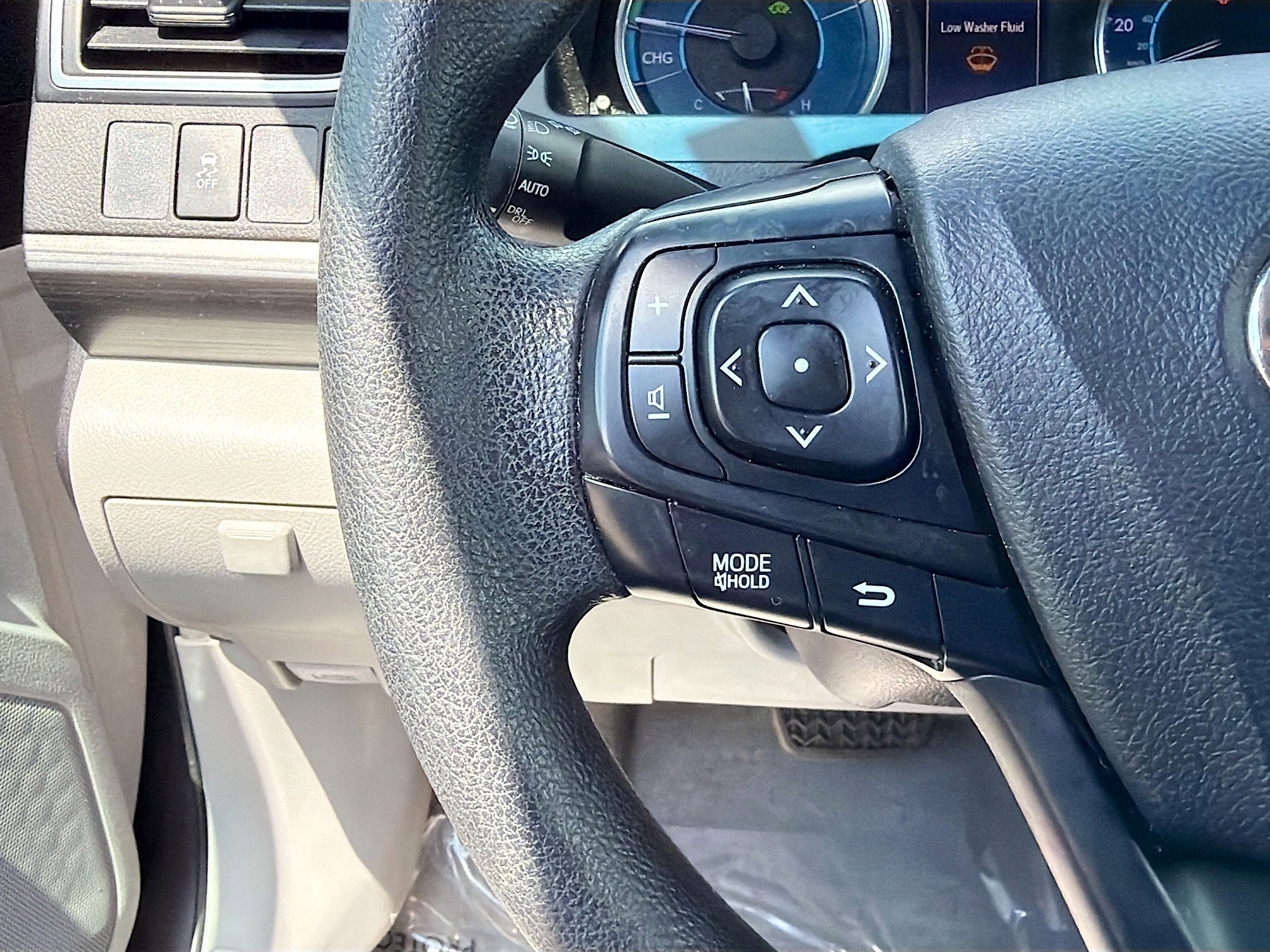 Used 2015 Toyota Camry LE image 35