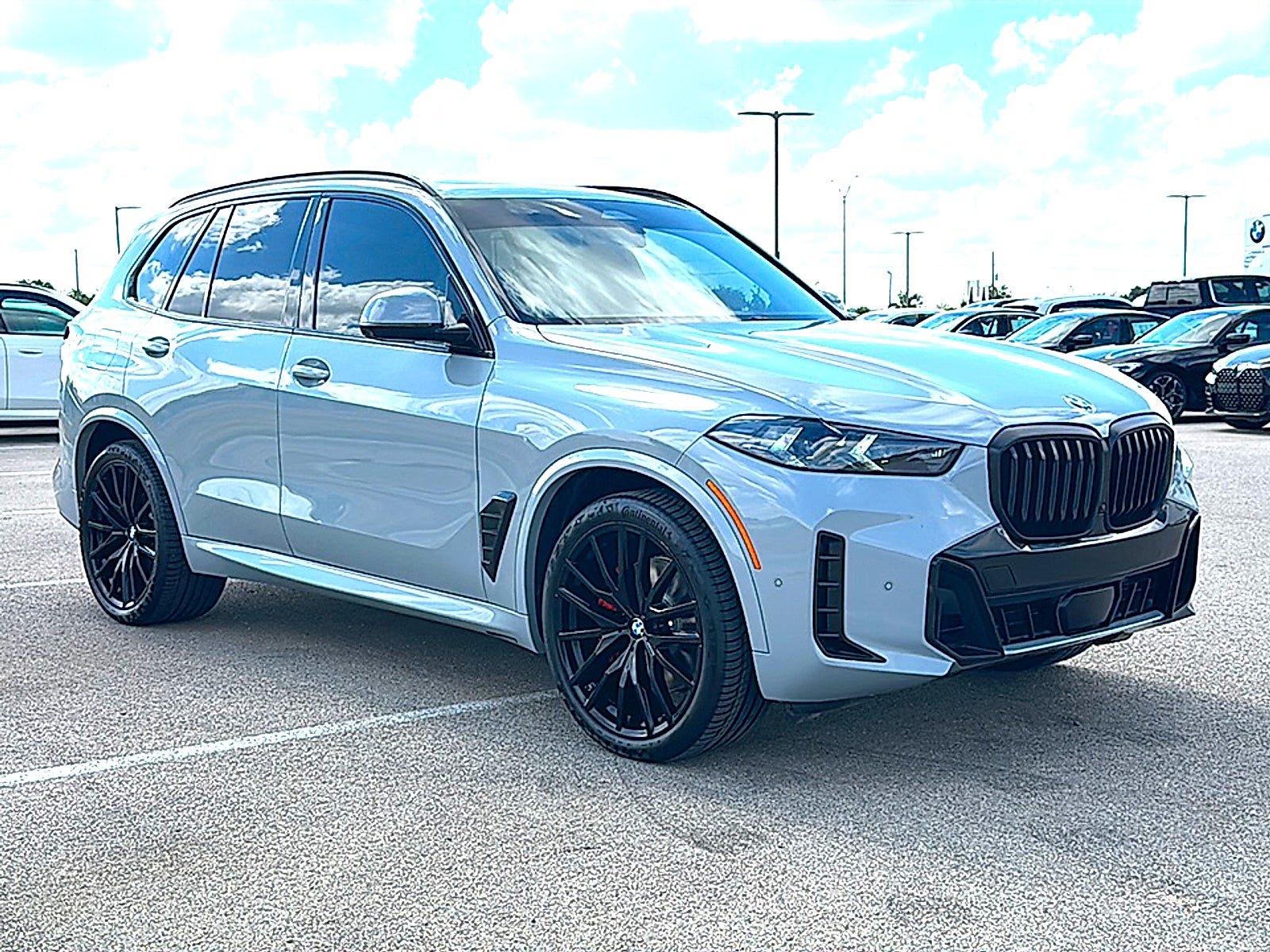 Used 2024 BMW X5 xDrive40i w/ M Sport Package AWD/4WD image 10