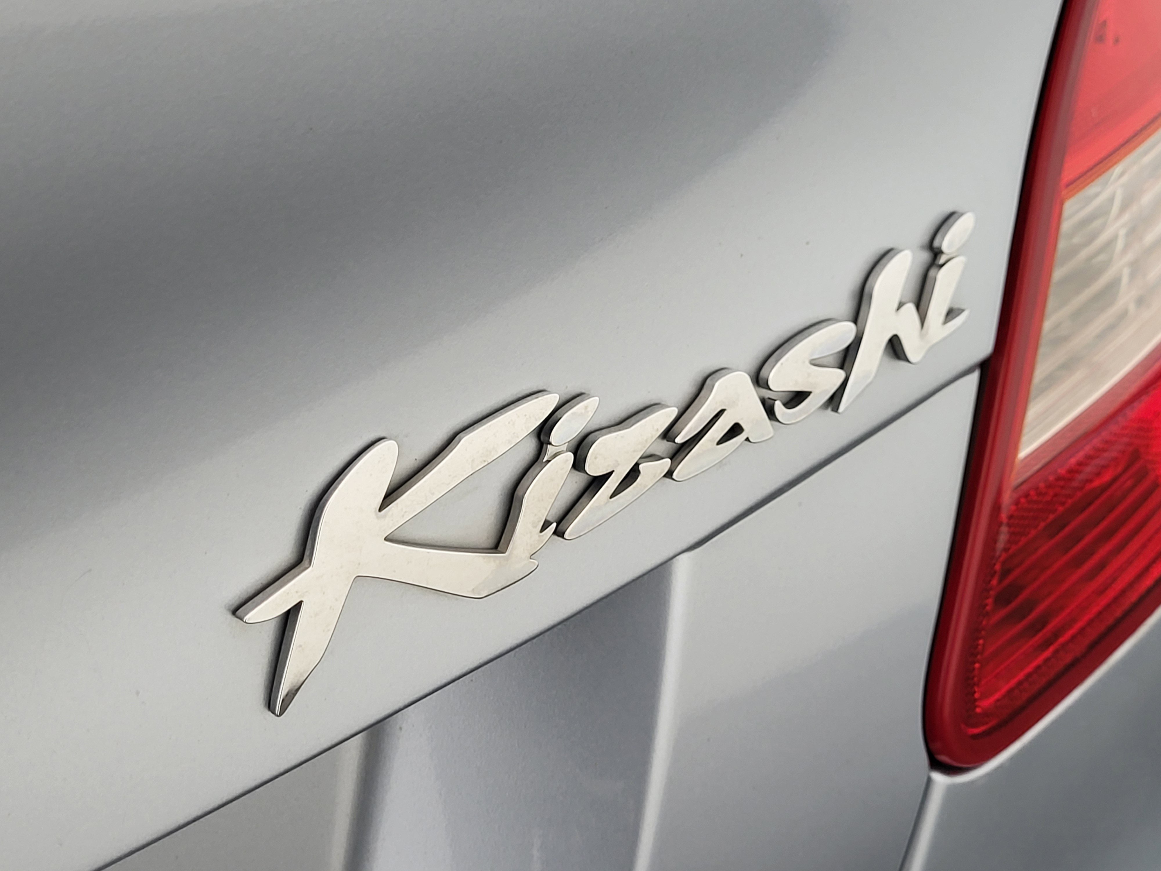 Used 2010 Suzuki Kizashi SE image 11