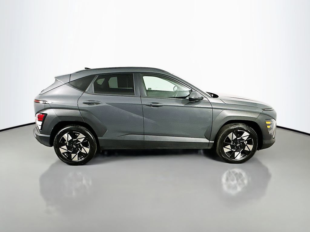 Used 2025 Hyundai Kona SEL FWD image 7