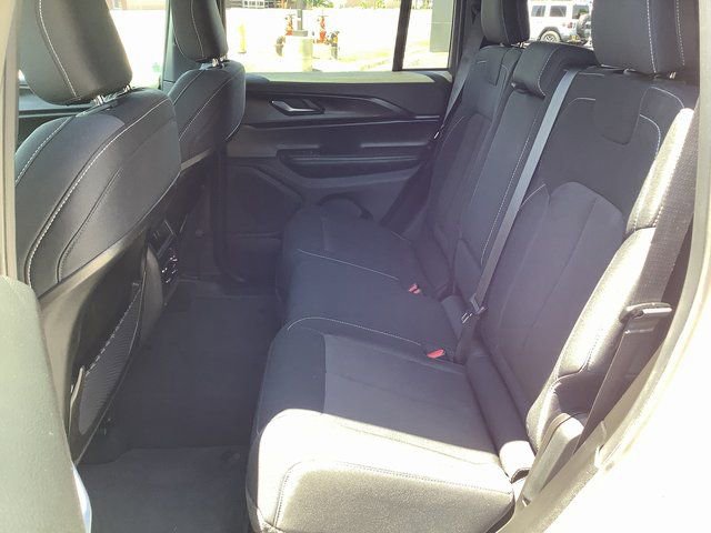 Used 2024 Jeep Grand Cherokee Laredo X w/ Trailer Tow Package image 24