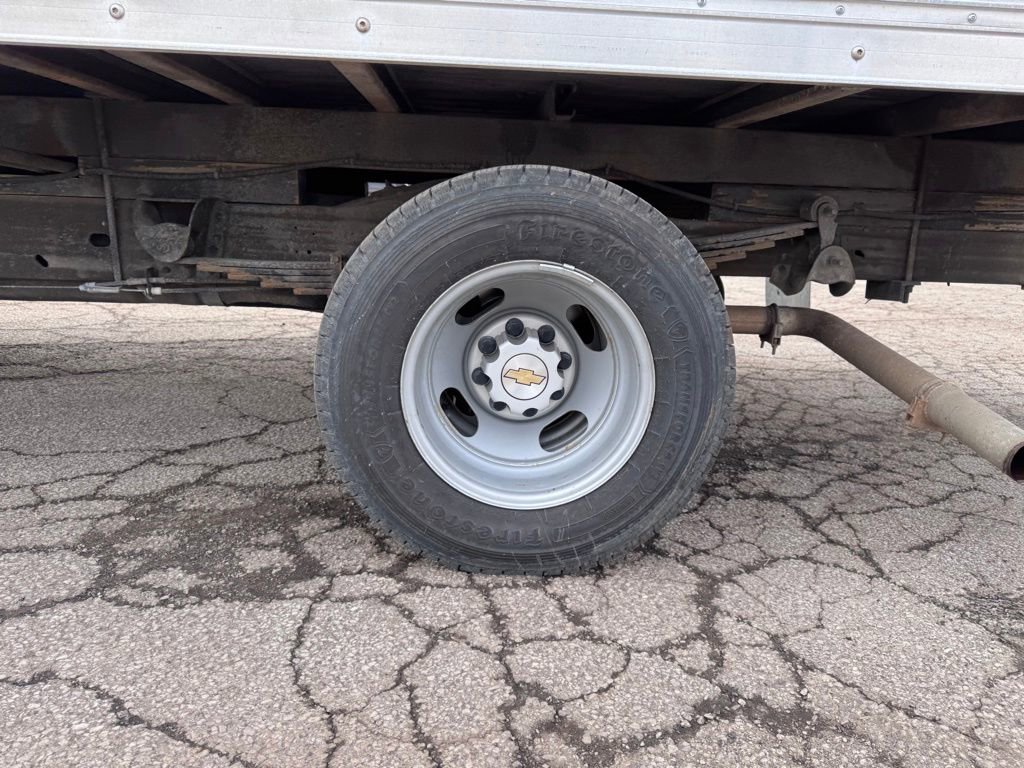 Used 2016 Chevrolet Express 3500 image 23