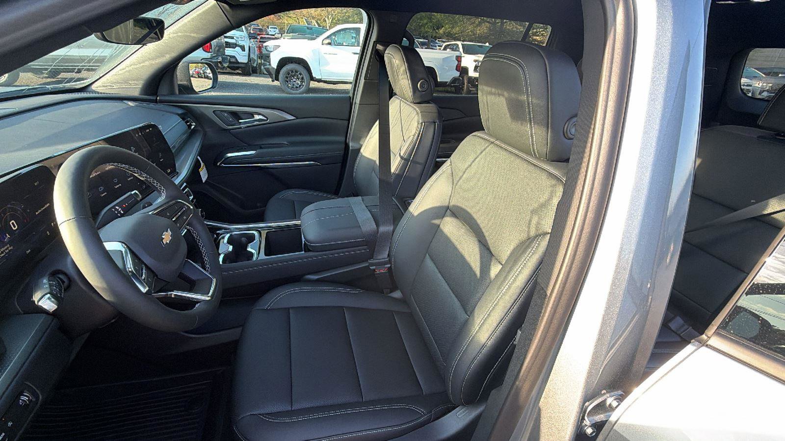 New 2026 Chevrolet Traverse LT image 14