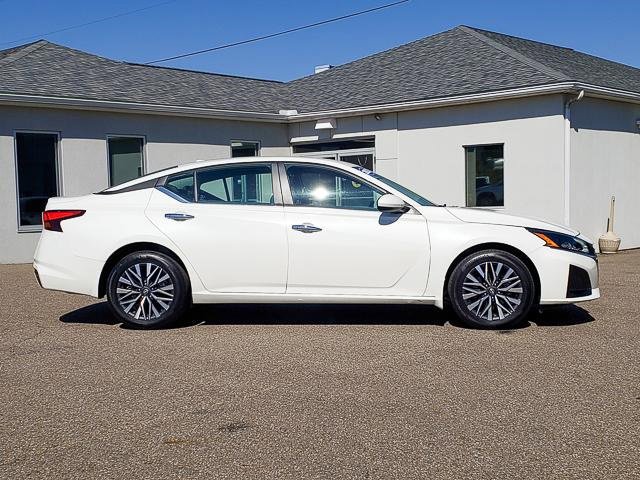 Used 2023 Nissan Altima 2.5 SV image 8