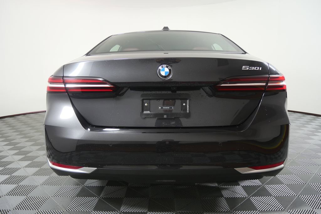 Certified 2025 BMW 530i RWD image 4