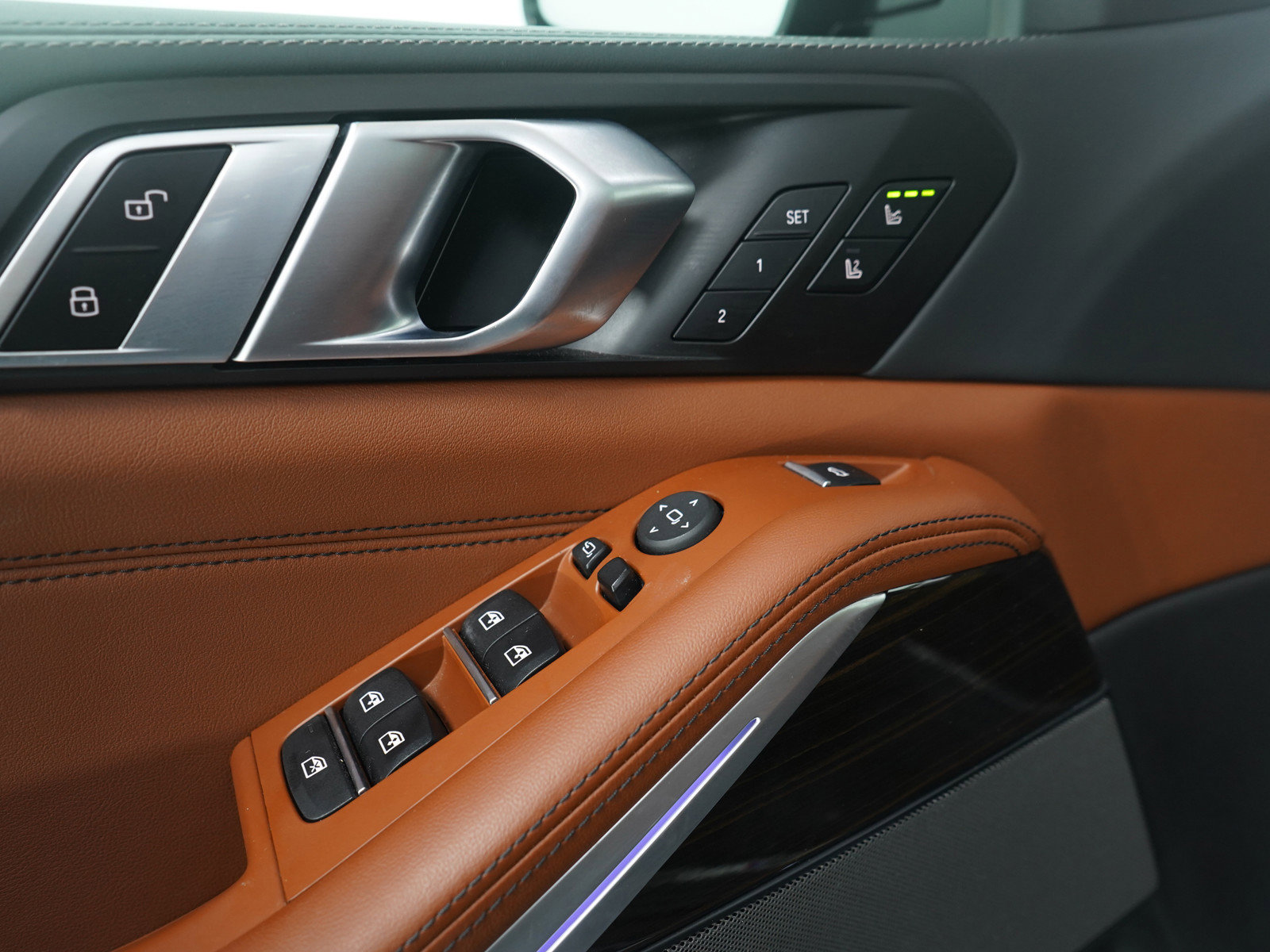 Used 2024 BMW X5 M60i image 22