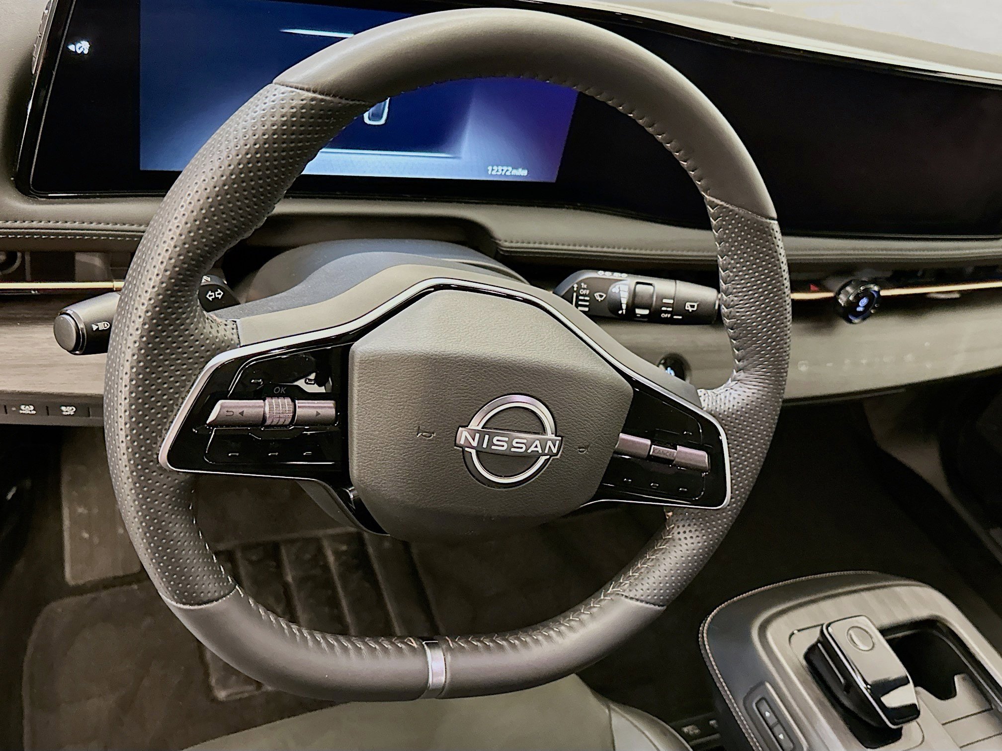 Used 2024 Nissan Ariya AWD image 18