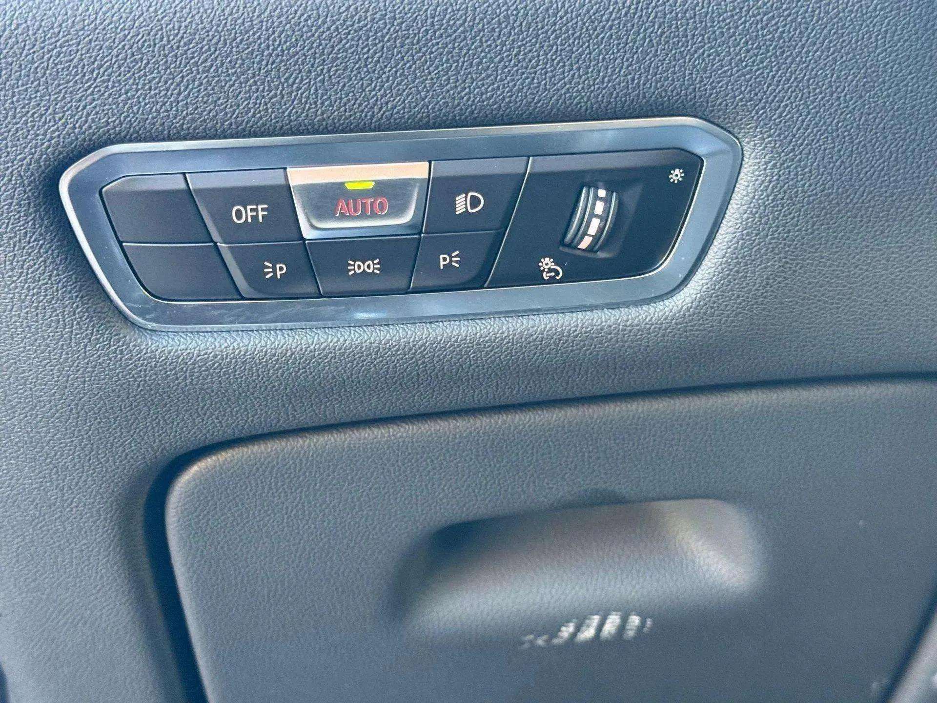 Used 2022 BMW X5 xDrive45e w/ Climate Comfort Package image 29