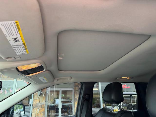 Used 2013 Jeep Grand Cherokee Laredo AWD/4WD image 11