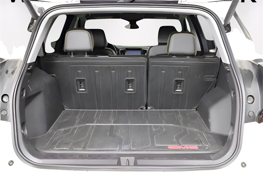 Used 2024 GMC Terrain AT4 w/ Tech Package image 41