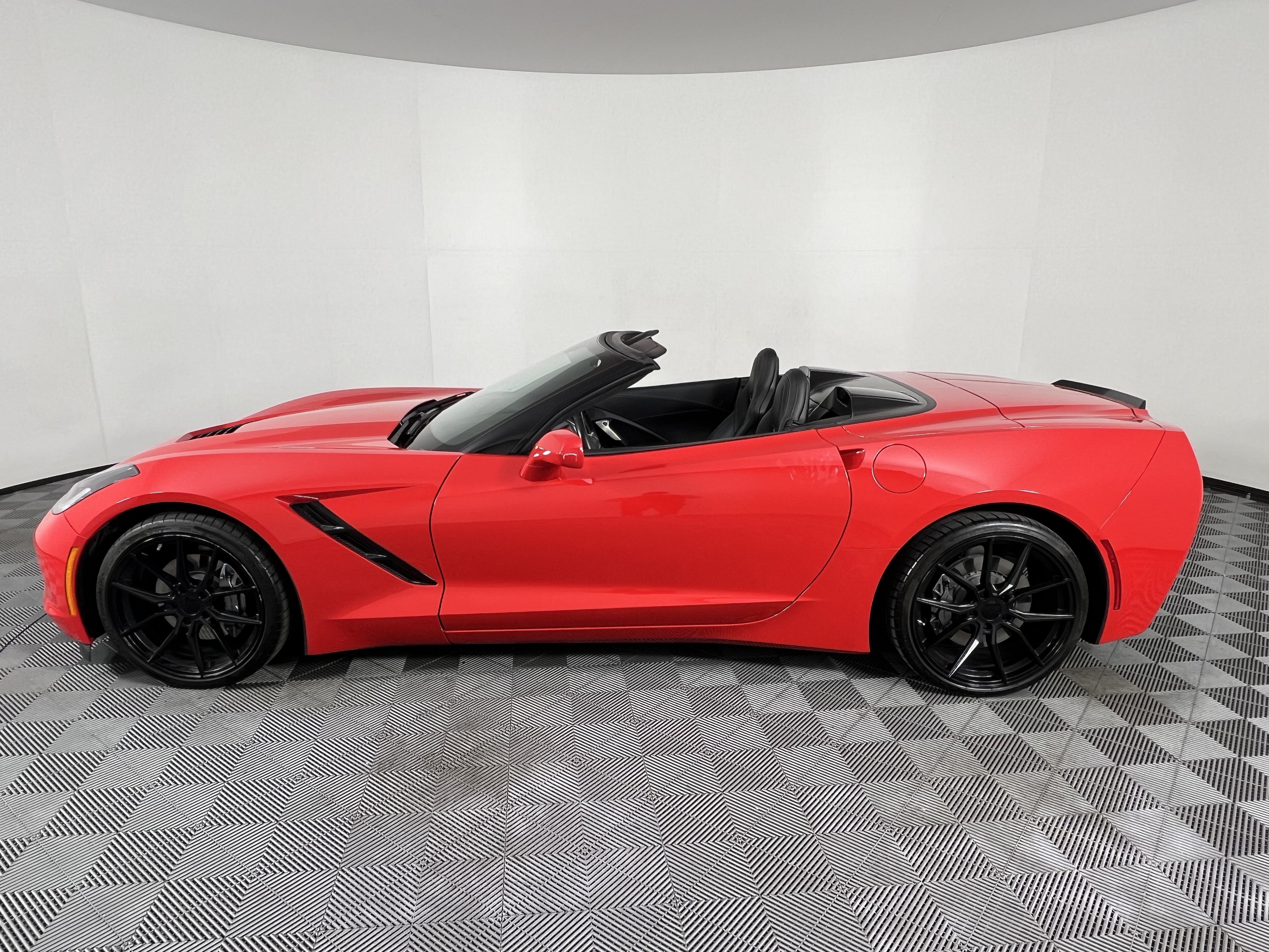 Used 2017 Chevrolet Corvette Stingray Convertible w/ 3LT Preferred Equipment Group RWD image 13