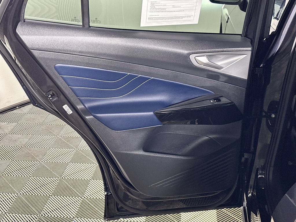 Certified 2025 Volkswagen ID.4 Pro S AWD/4WD image 21