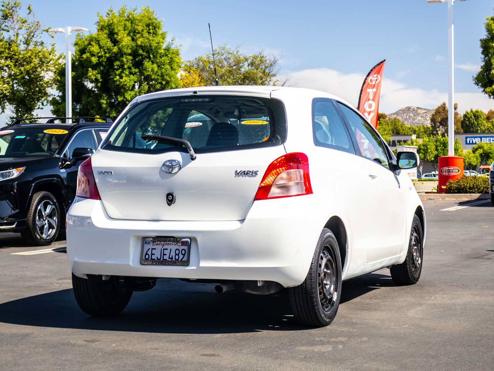 Used 2008 Toyota Yaris 2-Door Hatchback FWD image 9