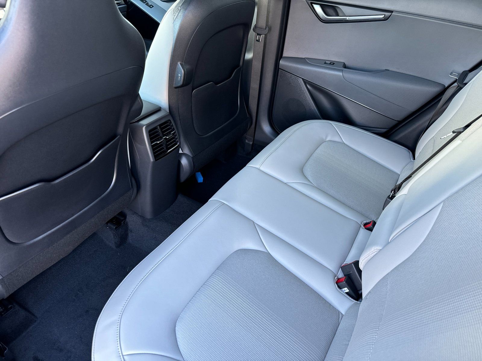 New 2025 Kia Niro EX image 12