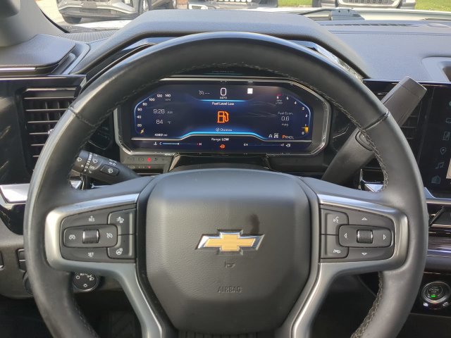 Used 2023 Chevrolet Silverado 1500 LT AWD/4WD image 30